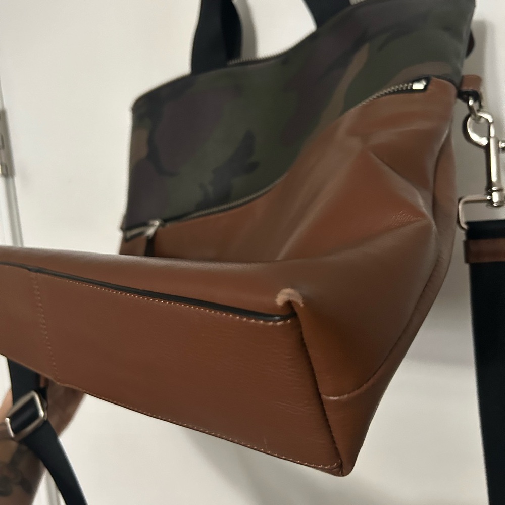 Coach Charles fold over leather bag - Picture 8 of 13